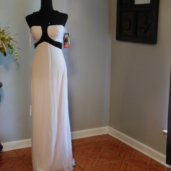 Black and white floor length gown🖤 - Picture 1 of 4